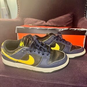 Nike Dunk Low Men's Black and Yellow Leather Sneakers